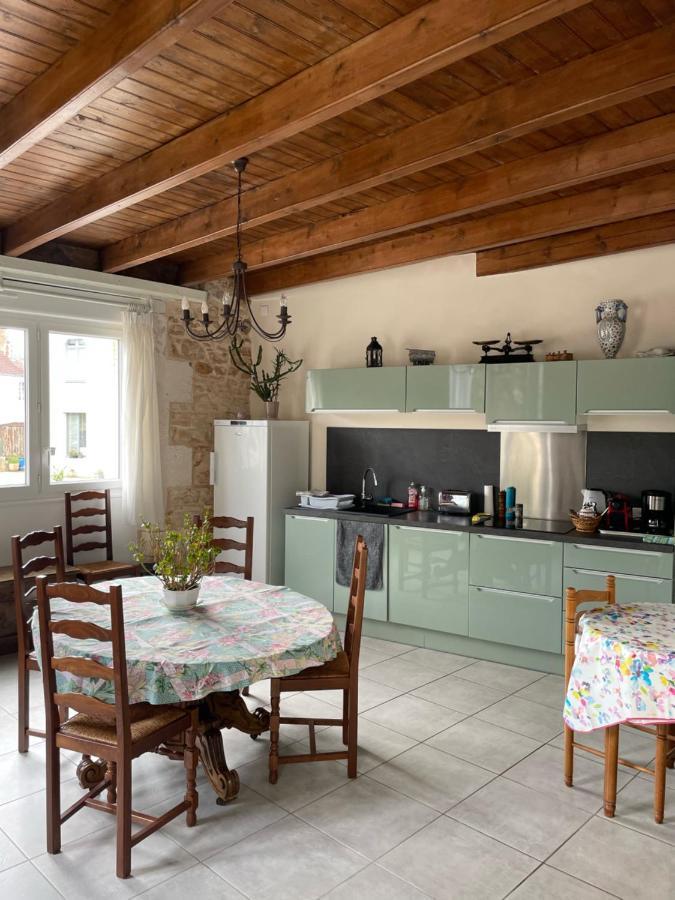 Bed and Breakfast Chez Sarah - L'Escapade à Javerlhac-et-la-Chapelle-Saint-Robert Extérieur photo